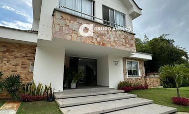 ARRIENDO de CASA RESIDENCIAL en BUCARAMANGA