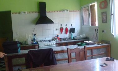 Casa en venta - 3 Dormitorios 2 Baños - La Lucila del Mar