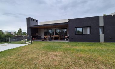 Casa 3 habitaciones con piscina en El Naudir ALQUILER ANUAL