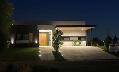 Casa 3 habitaciones con piscina en El Naudir ALQUILER ANUAL