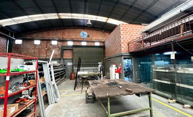 Galpon - 1860 mts - Tarija 80 - Merlo