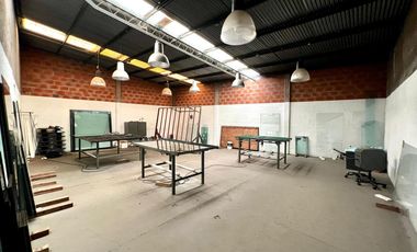 Galpon - 1860 mts - Tarija 80 - Merlo