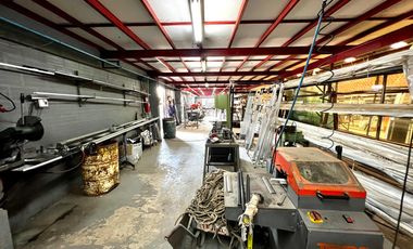 Galpon - 1860 mts - Tarija 80 - Merlo