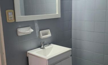 Departamento en alquiler en Olivos, 2 amb con patio. Bajas expensas