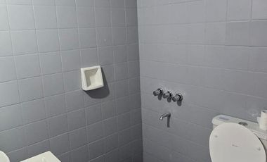 Departamento en alquiler en Olivos, 2 amb con patio. Bajas expensas