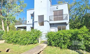 Casa en Maschwitz Village