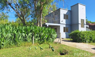 Casa en Maschwitz Village