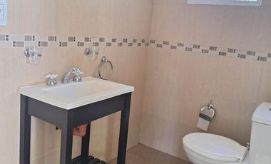 Casa en Maschwitz Village