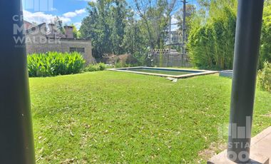 Casa en Maschwitz Village