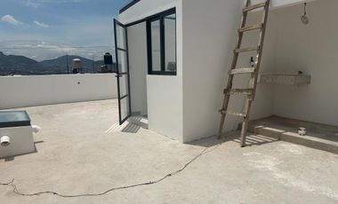 Se vende casa en Cumbres del Valle, Tlalnepantla AV1754