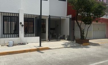 Se vende casa en Cumbres del Valle, Tlalnepantla AV1754
