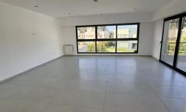 Casa en alquiler - 3 Dormitorios 4 Baños - Ezeiza