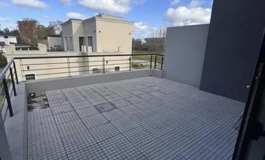 Casa en alquiler - 3 Dormitorios 4 Baños - Ezeiza