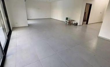 Casa en alquiler - 3 Dormitorios 4 Baños - Ezeiza