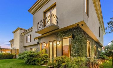 EN VENTA CASA AMUEBLADA EN LOMAS COUNTRY