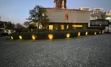 EN VENTA CASA AMUEBLADA EN LOMAS COUNTRY