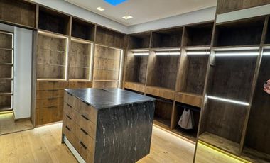 EN VENTA CASA AMUEBLADA EN LOMAS COUNTRY