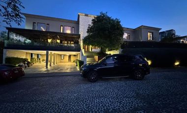 EN VENTA CASA AMUEBLADA EN LOMAS COUNTRY