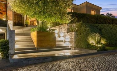 EN VENTA CASA AMUEBLADA EN LOMAS COUNTRY