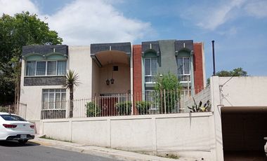 Vistahermosa en Esquina para Remodelar
