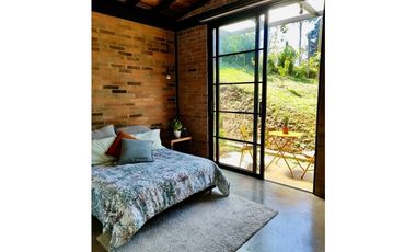 Casa en Arriendo Amoblado entre la vía Santa Elena y Envigado