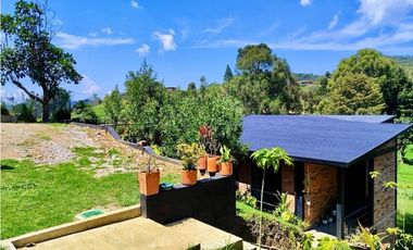 Casa en Arriendo Amoblado entre la vía Santa Elena y Envigado