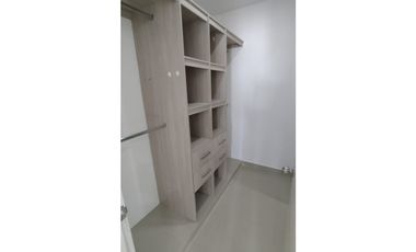 SE VENDE APARTAMENTO AMPLIO EN LA CASTELLANA