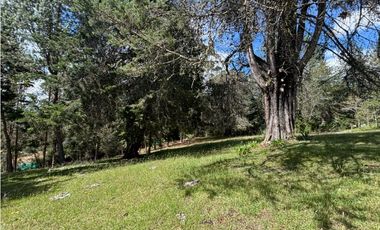 Venta de Hermoso Lote en El Retiro con Vista a La Represa de la Fe