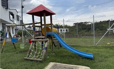 VENTA CASA EN AV. CENTENARIO - NORTE DE ARMENIA Q.