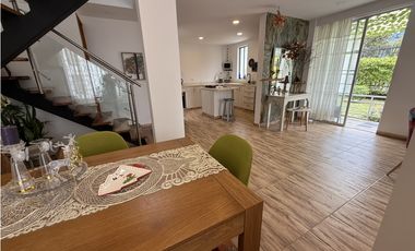 VENTA CASA EN AV. CENTENARIO - NORTE DE ARMENIA Q.