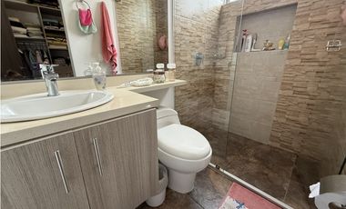 VENTA CASA EN AV. CENTENARIO - NORTE DE ARMENIA Q.