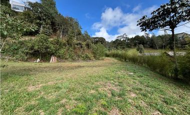 Venta de Lote En El Retiro en Unidad Cerrada con Vista Panorámica