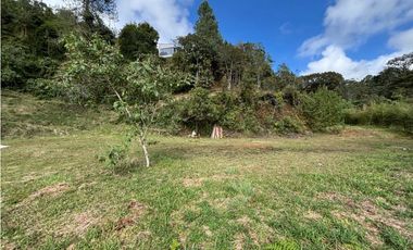 Venta de Lote En El Retiro en Unidad Cerrada con Vista Panorámica