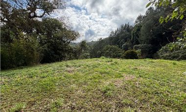 Venta de Lote En El Retiro en Unidad Cerrada con Vista Panorámica