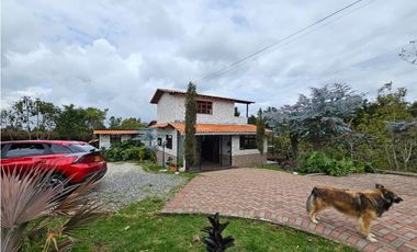 Vendo Finca Turística con Chalets en Santa Elena, Medellín