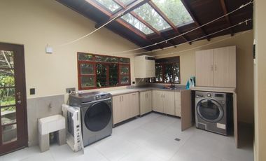 Vendo Finca Turística con Chalets en Santa Elena, Medellín