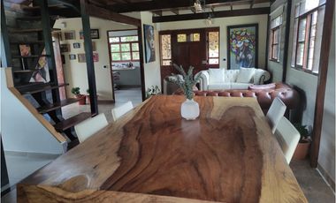 Vendo Finca Turística con Chalets en Santa Elena, Medellín