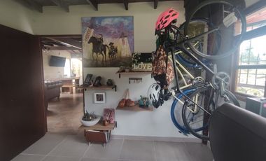 Vendo Finca Turística con Chalets en Santa Elena, Medellín
