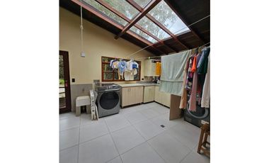 Vendo Finca Turística con Chalets en Santa Elena, Medellín