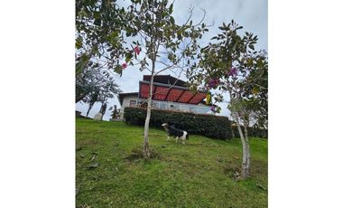 Vendo Finca Turística con Chalets en Santa Elena, Medellín
