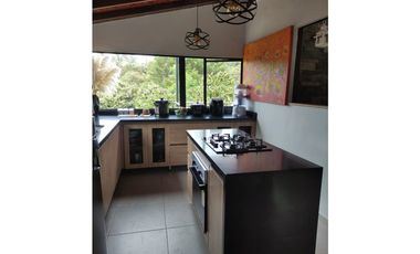 Vendo Finca Turística con Chalets en Santa Elena, Medellín