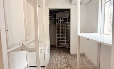 Casa en VENTA en EMBAJADORAS con Cochera