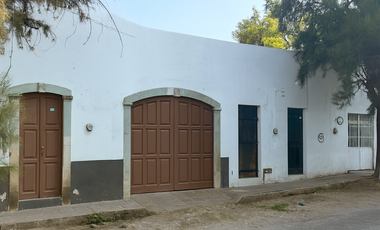 Casa en VENTA en EMBAJADORAS con Cochera