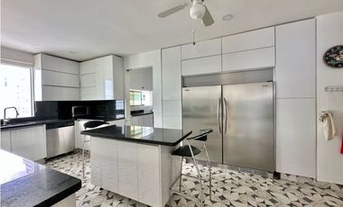 VENDO EN CARTAGENA PENTHOUSE FRENTE A LA BAHA DE CASTILLOGRANDE