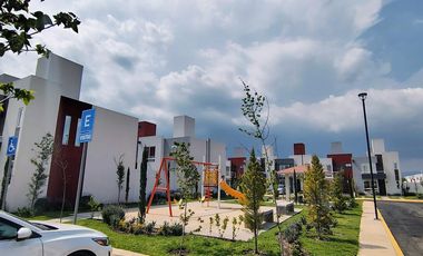 Venta de casa en condominio en Valle Imperial, Otzolotepec , con balcòn