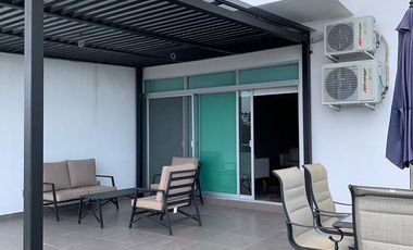 Renta o Venta de Departamento Amueblado en Juriquilla, Querétaro.