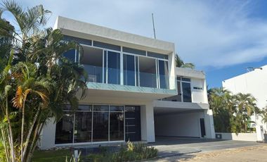 Residencia de Lujo en Condominio Xel-Ha, Acapulco Diamante