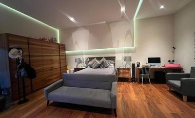 CASA EN VENTA CON TERRENO DOBLE Y ALBERCA, EN LOMAS DEL PEDREGAL, IMPECABLE!