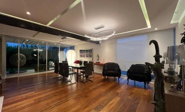 CASA EN VENTA CON TERRENO DOBLE Y ALBERCA, EN LOMAS DEL PEDREGAL, IMPECABLE!