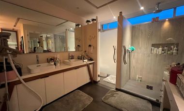 CASA EN VENTA CON TERRENO DOBLE Y ALBERCA, EN LOMAS DEL PEDREGAL, IMPECABLE!